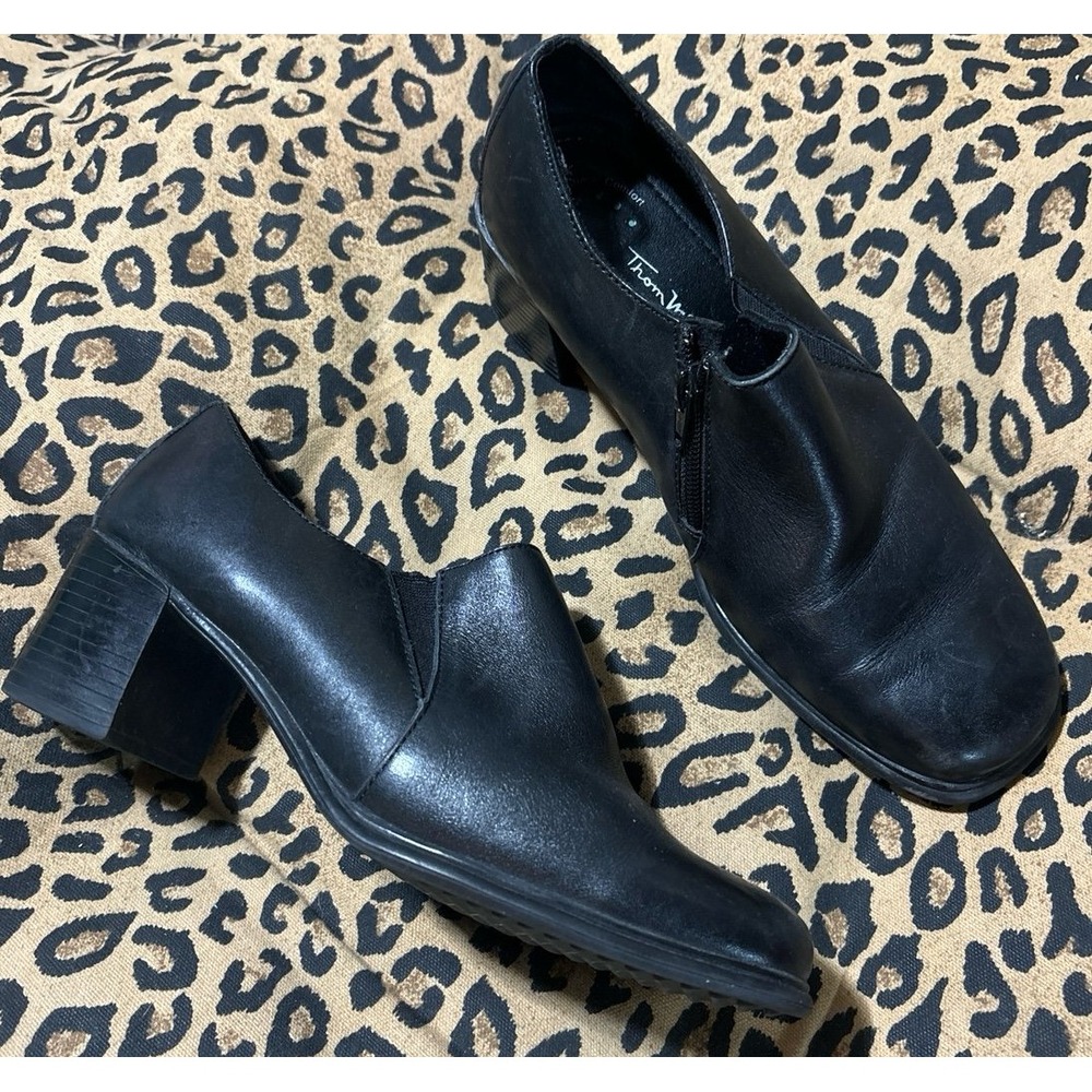 Thom McAn Women's Black Leather Chunk Heel Loafers, Size 8 Wide